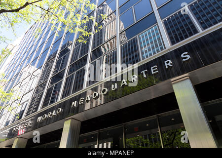 La Pfizer World Headquarters Building anteriore, NYC Foto Stock