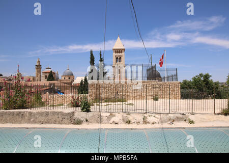 Gerusalemme, Israele - 16 Maggio 2018: vista della chiesa del Santo Sepolcro e la Chiesa luterana del Redentore e di altri edifici di chiesa in Jerus Foto Stock