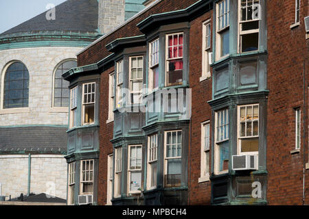 USA Pennsylvania PA Harrisburg bay windows su una vecchia casa da intorno alla fine del XX secolo Foto Stock