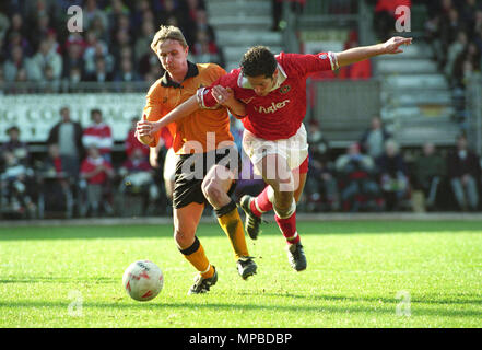 Il calciatore Kevin desiderosi di Wolverhampton Wanderers in azione 1994 Charlton Athletic V LUPI A VALLE 26/3/94 Foto Stock