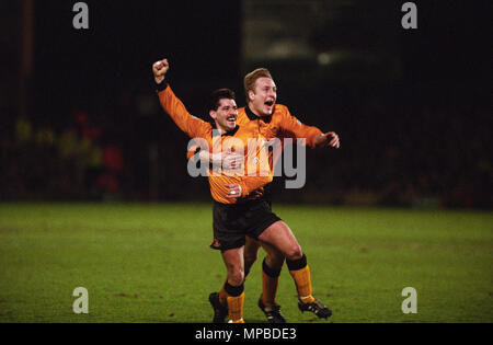 IPSWICH V LUPI A Portman Road 2/3/94 1-2 Andy Thompson e Mark Venus Foto Stock