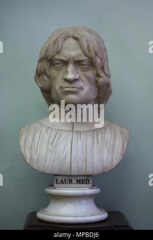 Busto in marmo di Lorenzo de' Medici noto anche come Lorenzo il Magnifico da scultore italiano Ottavio Giovannozzi (1825) sul display nella Galleria degli Uffizi (Galleria degli Uffizi di Firenze, Toscana, Italia. Foto Stock