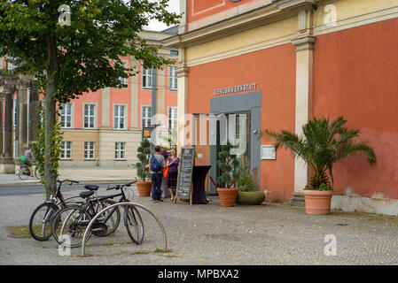 Il 31 agosto 2017, Potsdam, Germania. Bar Ristorante Genusswerkstatt Potsdam, © Peter SPURRIER, Foto Stock