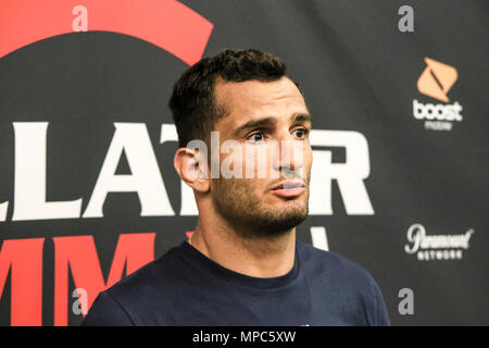 Londra, Regno Unito. 22 maggio 2018. Gegard Mousasi opere fuori davanti al suo Bellator lotta. Credito: Dan Cooke Credito: Dan Cooke/Alamy Live News Foto Stock