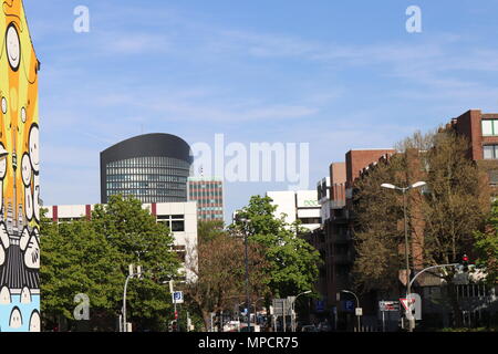 Dortmund, la zona della Ruhr, Renania settentrionale-Vestfalia, Germania - 16 Aprile 2018: interno dello skyline della città di edifici Foto Stock