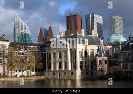 L'Aia,i Paesi Bassi-febbraio 27,2015:Parlement di Olanda, Mauritshuis e la piccola torre del primo ministro in una visualizzazione Foto Stock