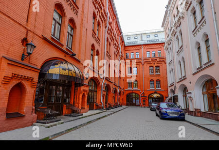 Mosca, Russia - Ott 16, 2016. Gli edifici di vecchia costruzione presso il centro cittadino di Mosca, Russia. Foto Stock