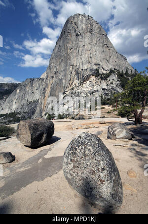 Il parco nazionale di Yosemite, usa-ottobre 10, 2014; rocce nel Parco Nazionale di Yosemite Foto Stock