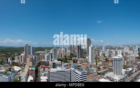 Panama City, Panama- marzo 2018:Vista aerea dello skyline della città di Panama City quartiere degli affari Foto Stock