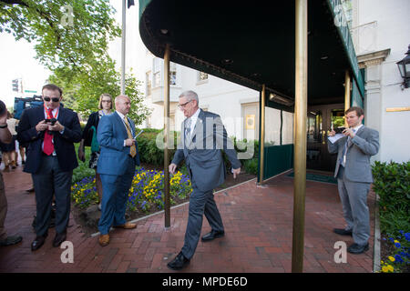 Sost. Paul Mitchell (R-MI) passeggiate sulla Capitol Hill, 17 maggio 2017 a Washington, DC. Foto Stock