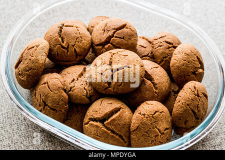 I cookie sono realizzati da Siyez farina (Triticum monococcum). Alimenti biologici Foto Stock