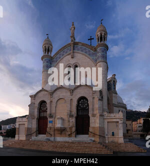 Vista esterna alla cattedrale di Notre Dame d'Afrique ad Algeri, Algeria Foto Stock