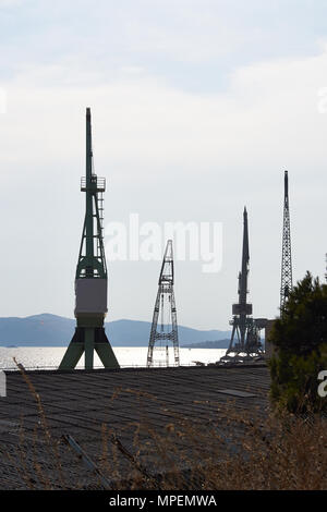Offshore della piattaforma di perforazione a Trogir, Croazia. Colpo lungo. Foto Stock