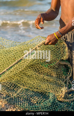 Pescatori in Inhassoro Mozambico Foto Stock