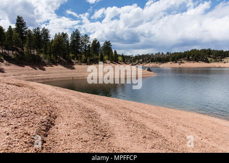 Il baluardo di litorale del serbatoio Foto Stock
