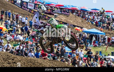 Rancho Cordova, CA. 19 Maggio, 2018. # 35 Austin Forknner ottenere aria off girare 20 durante il Lucas Oil Pro Motocross 250cc classe moto # 1 al motocross Hangtown Classic Rancho Cordova, CA Thurman James/CSM/Alamy Live News Foto Stock