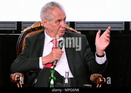 Praga, Repubblica Ceca. 23 Maggio, 2018. Il presidente ceco Zeman parla durante la Zofin Forum sulla "Responsabilità civile" a Praga Repubblica Ceca, 23 maggio 2018. Credito: Ondrej Deml/CTK foto/Alamy Live News Foto Stock