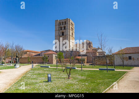 La storica cattedrale nel centro di Zamora, Spagna Foto Stock