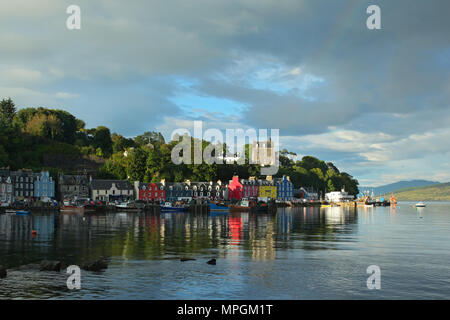 Regno Unito Scozia occidentale Isle of Mull colorata città di Tobermory - capitale di Mull, paesaggio Foto Stock