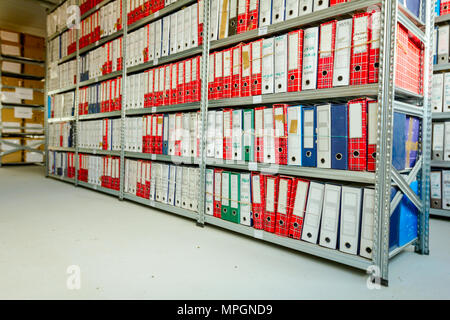 Faldoni e pratiche in archivio foto de Stock