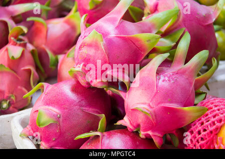 Dragon di frutta sul mercato stand, Thailandia. Foto Stock