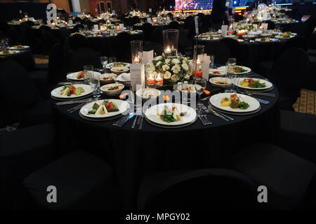 Un meravigliosamente progettato camera nuziale e tavoli da pranzo o il concetto di gala Foto Stock