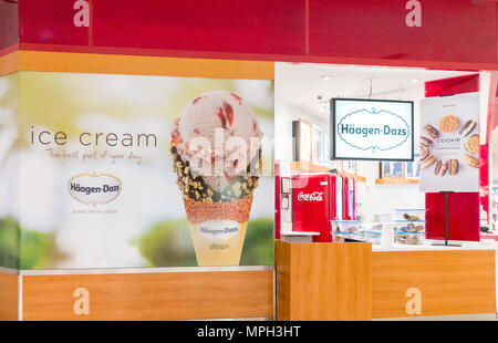 Philadelphia, Pennsylvania, 19 Maggio 2018: Haagen-Dazs ice cream store nel centro commerciale per lo shopping. Società Haagen-Dazs è un americano di gelato marca da New York. Foto Stock