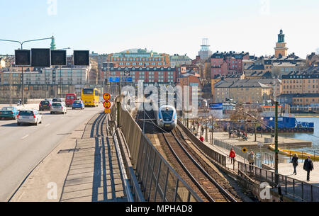 Stoccolma, Svezia - 14 Aprile 2010: trasporto cittadino nel centro di Stoccolma (Storstockholms Lokaltrafik (SL). Treni pendolari Foto Stock