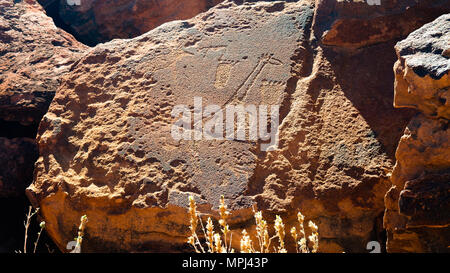 Petroglifi preistorici a Twyfelfontein sito archeologico in Namibia Foto Stock