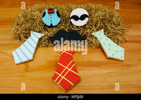 Frittelle di cioccolato sul tavolo. Felice giorno padri di concetto Foto Stock