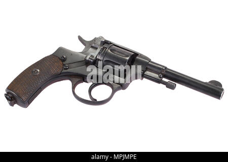 La Nagant M1895 Revolver isolato su uno sfondo bianco Foto Stock