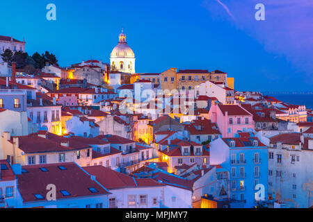 Alfama di notte, Lisbona, Portogallo Foto Stock