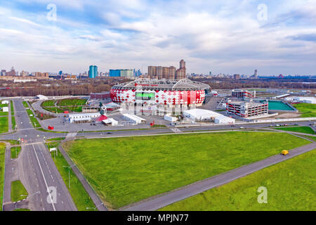 Mosca, Russia - 24 Aprile 2018: vista aerea di Spartak Otkritie Stadium Arena . Il bellissimo panorama della moderna Spartak Stadium dal di sopra. Foto Stock