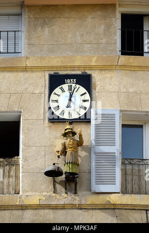 Orologio da parete, Automa orologio o Jacquemart (1833) noto come 'La Chinois " o Chinaman sulla Place des Precheurs Aix-en-Provence Provence Francia Foto Stock