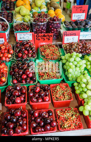 Montreal Canada,Quebec Province,mercato dell'acqua di Atwater,rue Saint Ambroise,produce,venditori ambulanti bancarelle mercato stand mercato,greengroer,stall,cherr Foto Stock