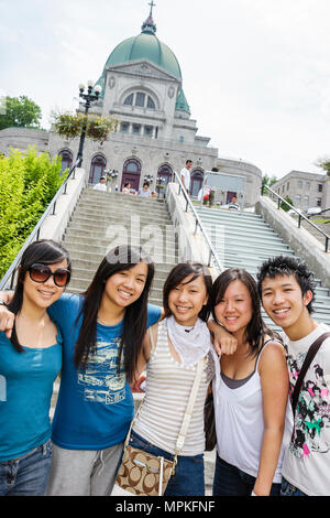 Montreal Canada, Quebec Province, Mont Royal, Saint Joseph's Oratory, memoriale, cattolico, studenti asiatici, chiesa cattolica, Canada070704140 Foto Stock