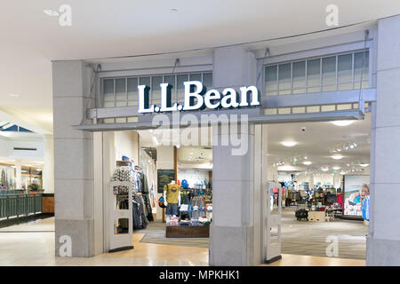 Philadelphia, Pennsylvania, 21 Maggio 2018: LL Bean store entrata segno vendita al dettaglio di abbigliamento Foto Stock