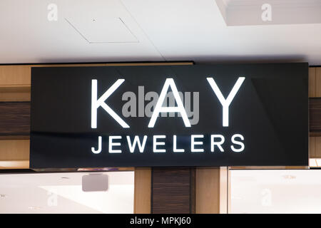Philadelphia, Pennsylvania, 21 Maggio 2018: Kay Jewelers striscia Retail Mall posizione. Kay Jewelers è una filiale della sterlina e Signet Jewelers ho Foto Stock