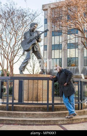 Statua di Elvis Presley presso l'Elvis Presley Plaza a Memphis, Tennessee, USA Foto Stock