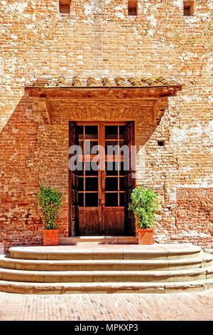 Doppie porte in Toscana Foto Stock