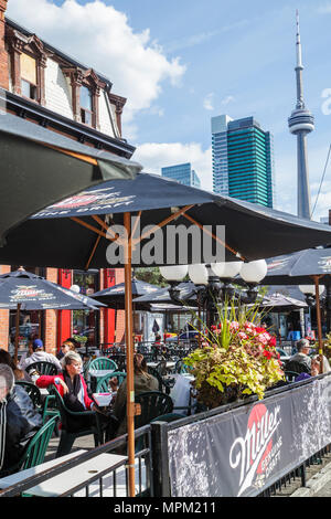 Toronto Canada, Queen Street West, Toronto Canada, Queen Street West, quartiere alla moda, angolo, edificio storico, 1886, Black Bull Tavern, studente, hangout, Foto Stock