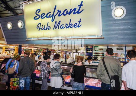 Toronto, Canada, St Lawrence Market, shopping shopper shopping negozi di acquisto di vendita, negozi di negozi business business business, venditori di fornitori, bancarelle bo Foto Stock