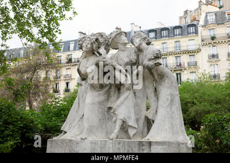 Santa Caterina scultura artista scultore Julien Lorieux in Piazza Montholon, Parigi Francia Foto Stock