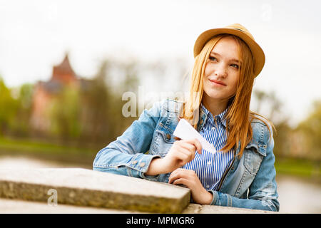 Giovani dai capelli rossi ragazza Foto Stock