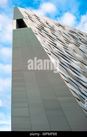 Titanic Belfast Titanic Quarter Belfast porto cittadino di Belfast Irlanda del Nord Foto Stock