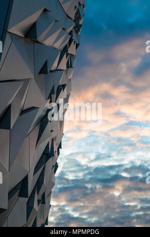 Titanic Belfast Titanic Quarter Belfast porto cittadino di Belfast Irlanda del Nord Foto Stock