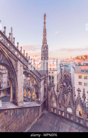 L'Italia, Lombardia, Milano, Cattedrale di Milano al tramonto Foto Stock