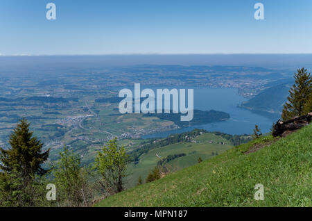 Zugersee, risch-Rotkreuz, Cham e altre città vicine come visto dal Monte Rigi Foto Stock