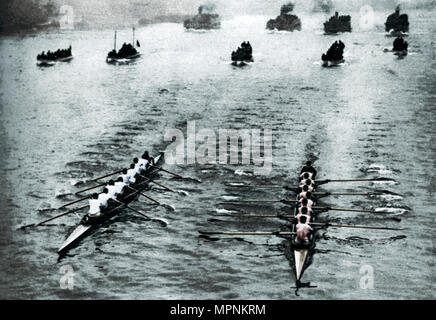 Oxford e Cambridge Boat Race, Londra, 1926-1927. Artista: sconosciuto. Foto Stock