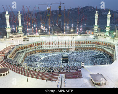 I musulmani preghiera AlKaaba intorno alla Mecca, Arabia Saudita, Vista Aerea Foto Stock